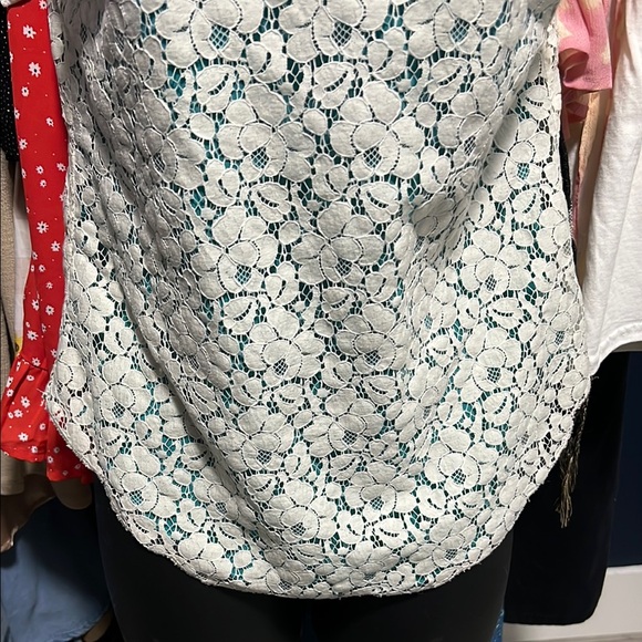 Floral Lace Women's Top - Picture 4 of 10